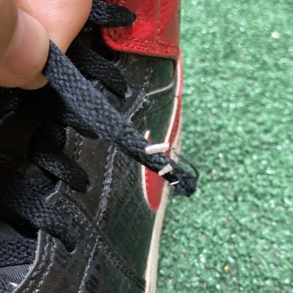 Nike Air Jordan 1 Mid Bred boys size 6.5Y (OKPM-06-005) - Picture 9 of 12
